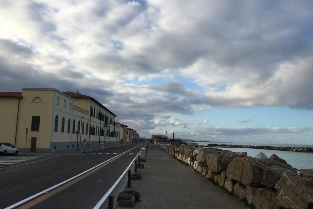 Bilocale Sul Mare Apartman Marina Di Pisa Kültér fotó