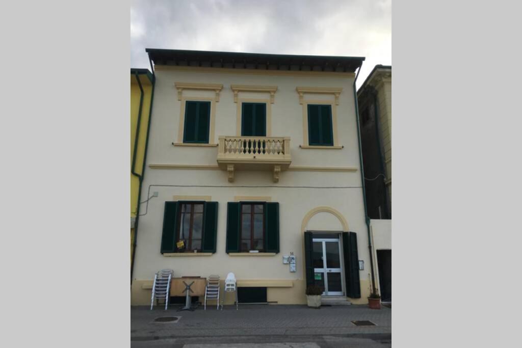 Bilocale Sul Mare Apartman Marina Di Pisa Kültér fotó